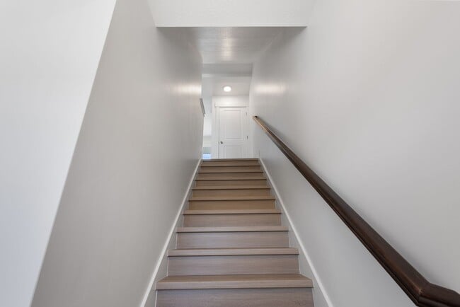 Building Photo - 384 Chadam Way