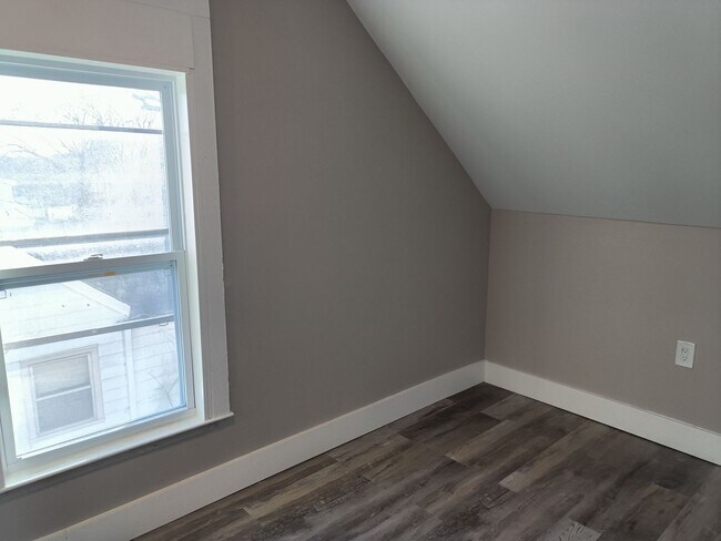 Foto del edificio - 4 bedroom single family home