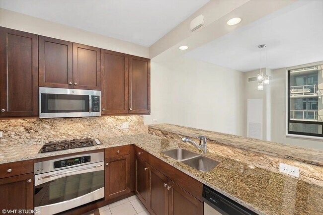 Foto del edificio - 600 N Lake Shore Dr