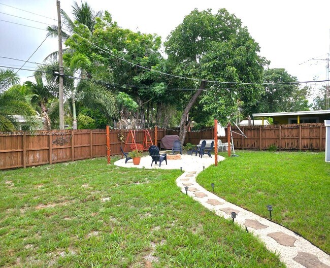 Foto del edificio - 712 SW 22nd Terrace