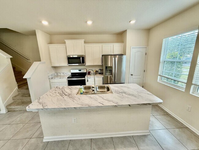 Foto del edificio - Beautiful 3/2.5 Townhome available for rent in Oakleaf