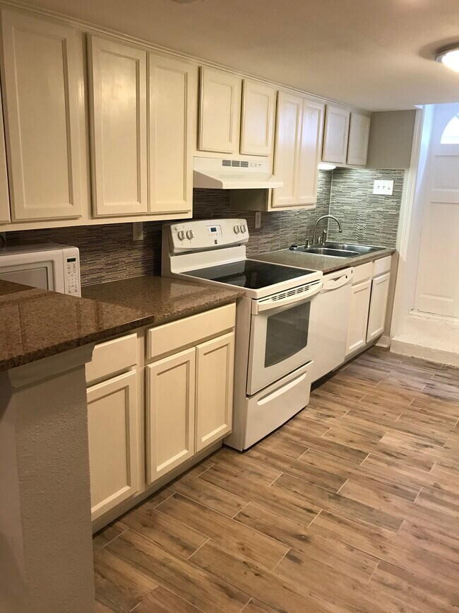 Kitchen - 2221 Jefferson Ave