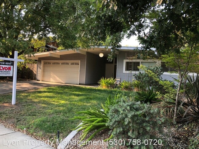 Building Photo - 3 br, 2 bath House - 1505 Notre Dame Drive