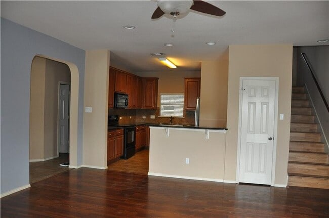 Building Photo - 1501 Big Thicket Dr