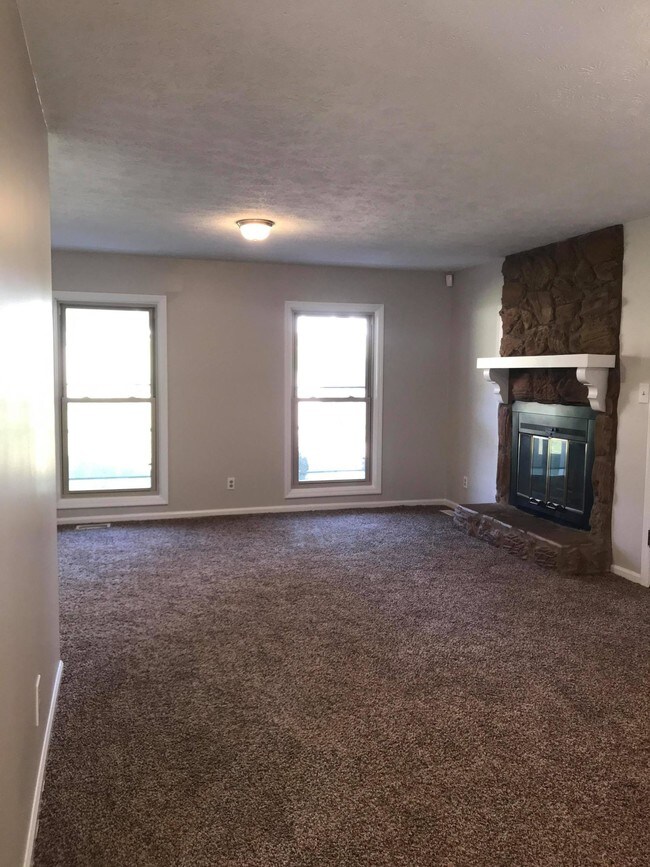 Building Photo - 1823 Eichelberger Dr
