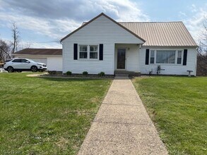 Building Photo - 11146 Cadiz Rd