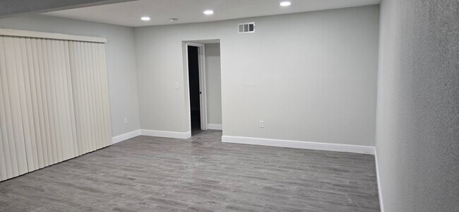 Sala de estar - 1405 Vegas Valley Dr