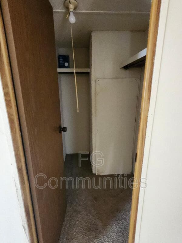 Building Photo - 1037 Crystal Blvd