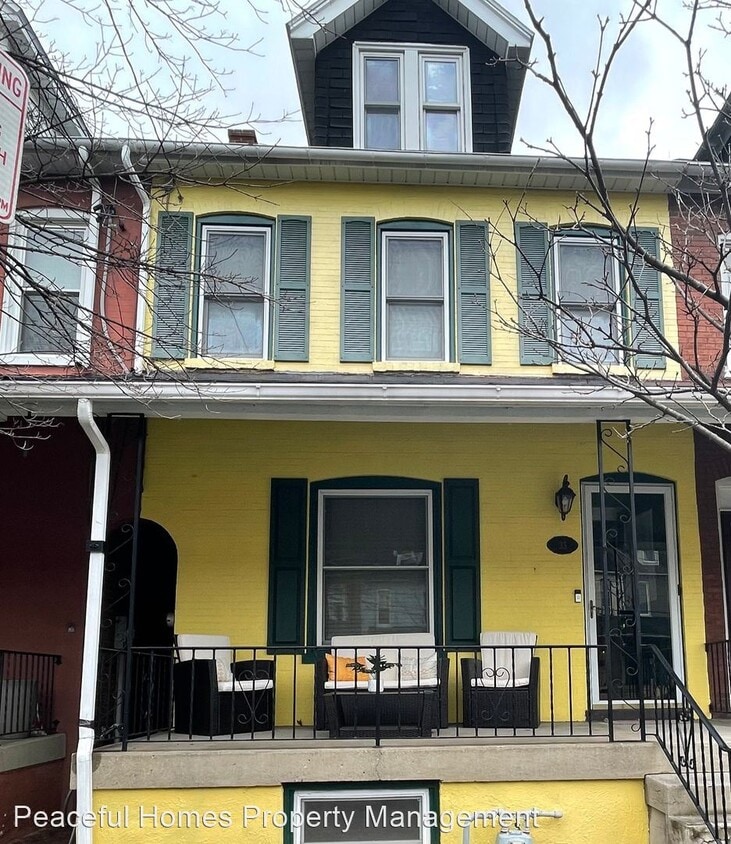 Primary Photo - 4 br, 2 bath House - 35 W New St