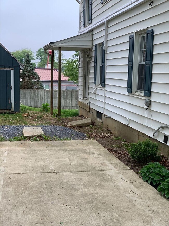 Foto del edificio - 2084 Broad St