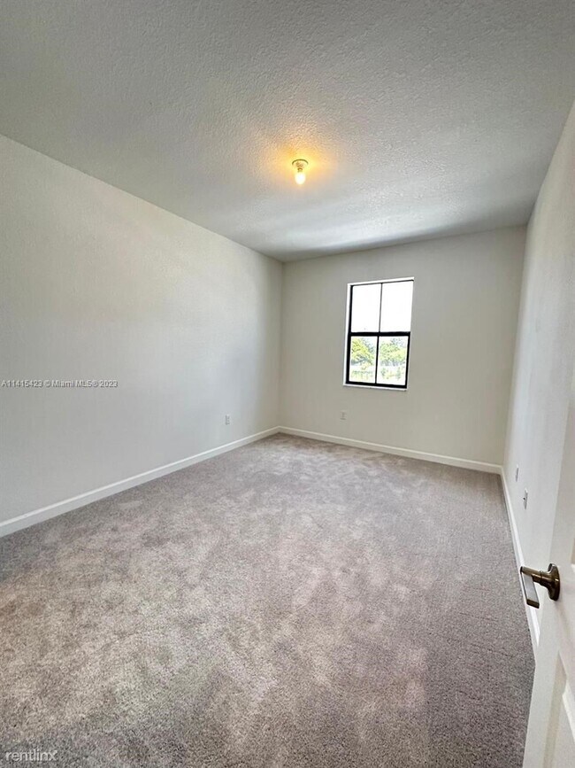 Foto del edificio - 3 br, 2.5 bath House - 28647 SW 129th Ct