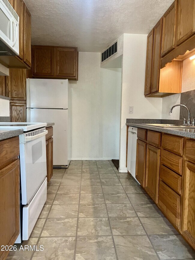 Foto del edificio - 2315 W Butler Dr