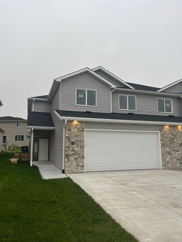 6 Month Lease! 5075 W Stampede House Rental in Lincoln, NE