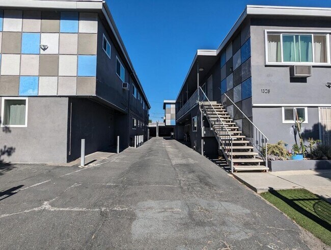 Foto del edificio - 1332 Gordon St