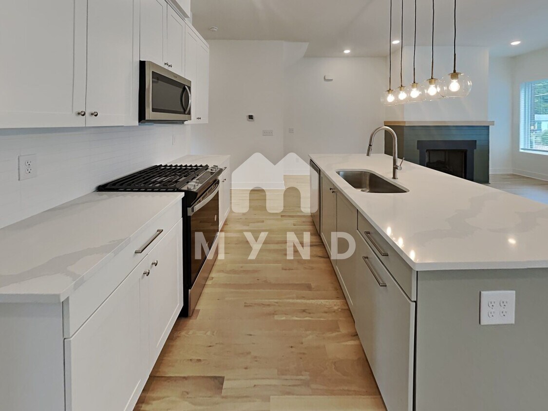 Primary Photo - 1541 Millwood Pl