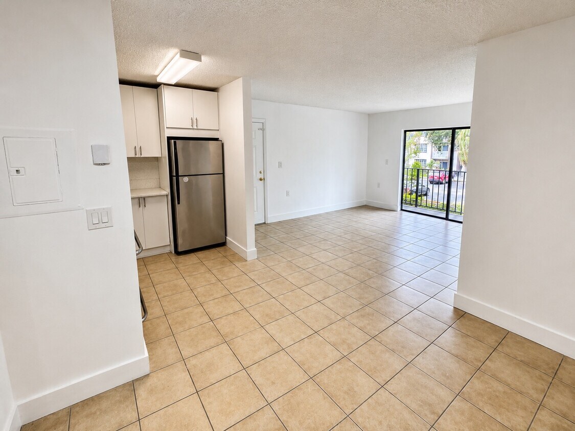 Foto del edificio - 7095 NW 179th St