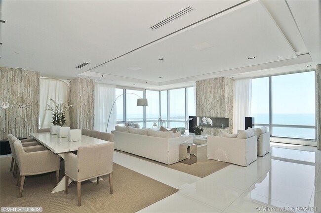Building Photo - 1425 Brickell Ave