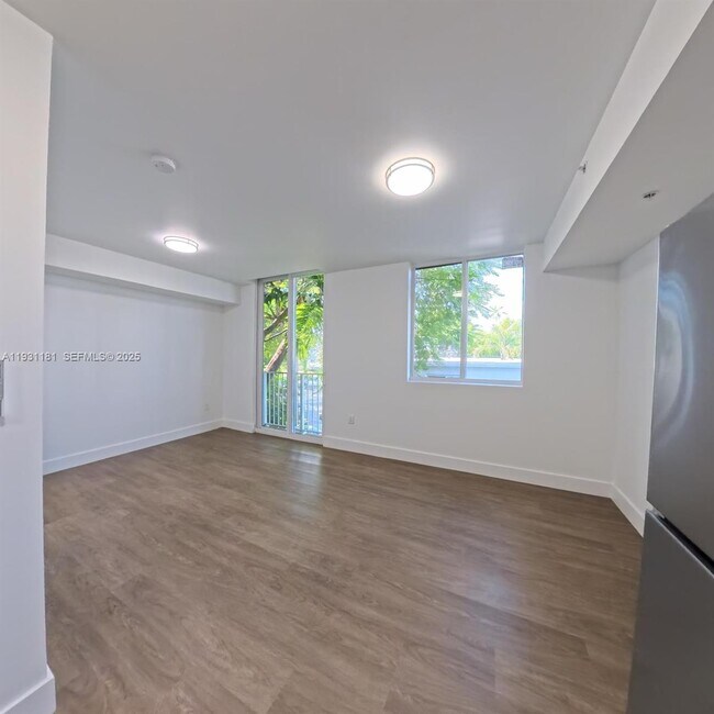 Foto del edificio - 1620 NW 18th St