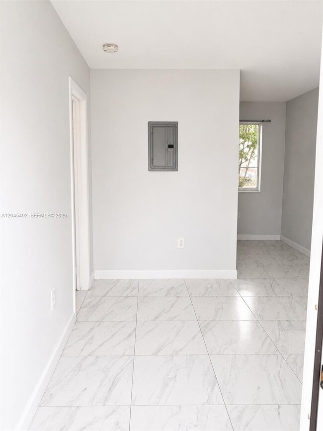 Photo - $1,500 14399 NE 5th PL # 5 House