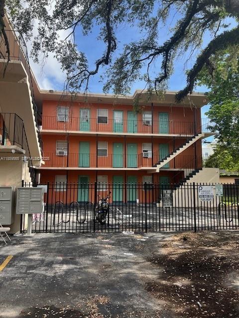 Building Photo - 3669 Thomas Ave