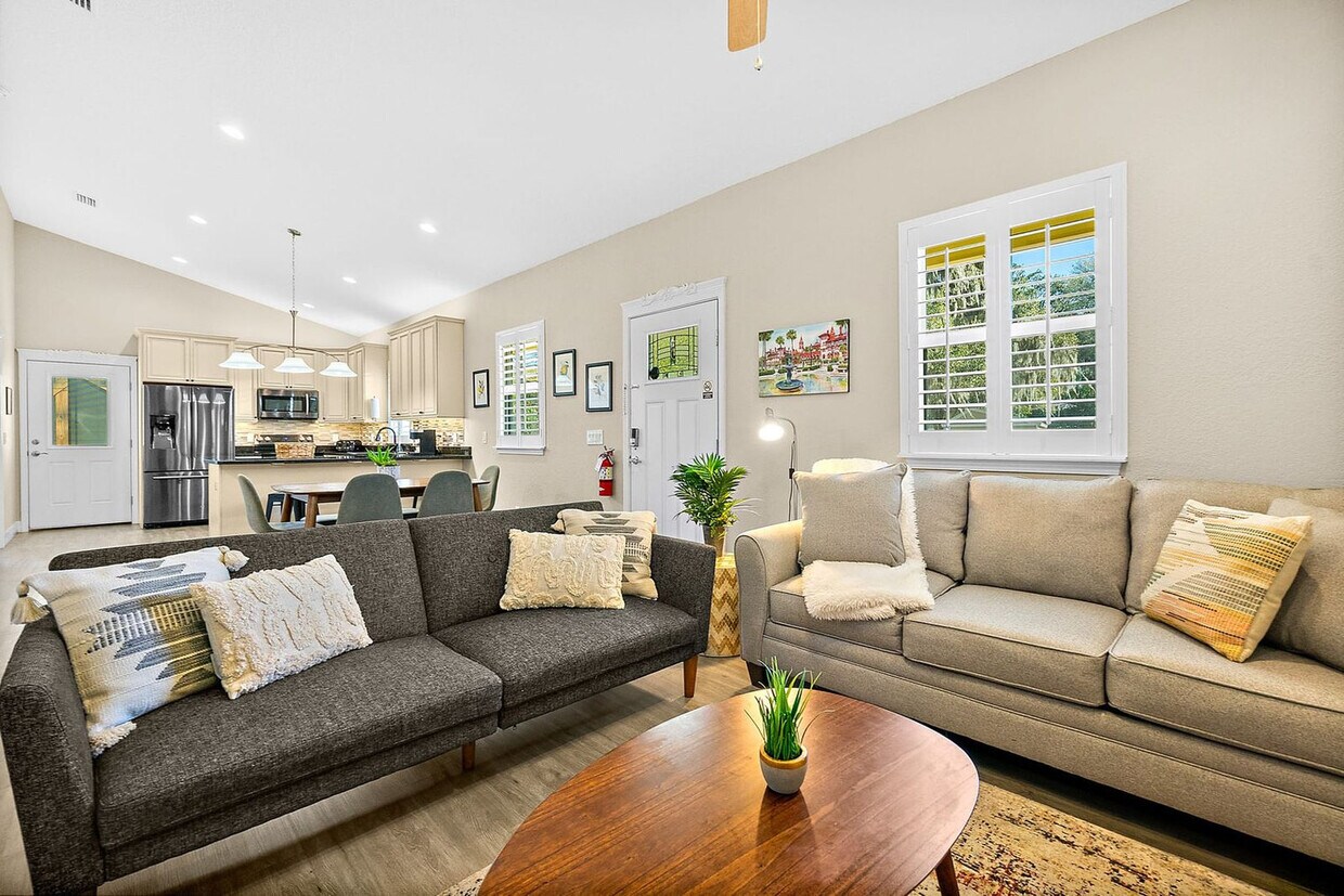 Foto principal - 104 Cedar St