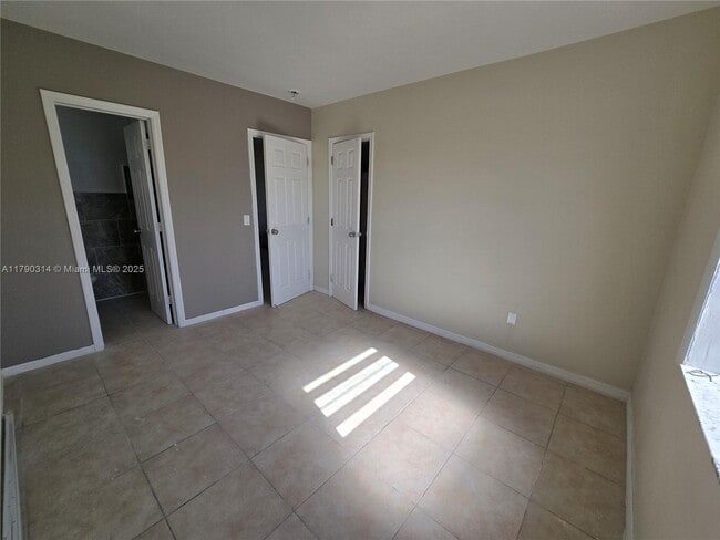 Foto del edificio - 724 SW 7th Terrace