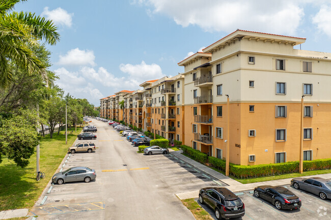 Building Photo - Keystone Courts