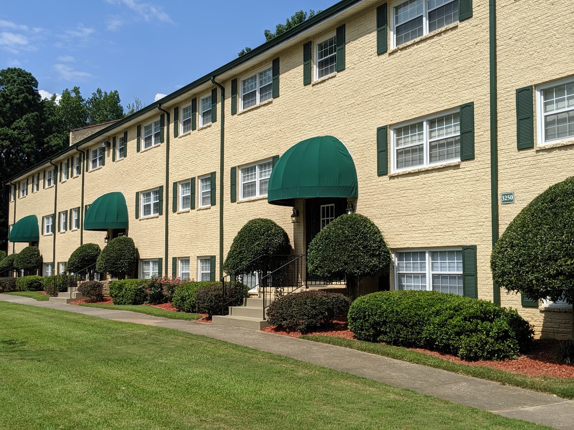 Foto principal - Dodson Courtyard Apartments