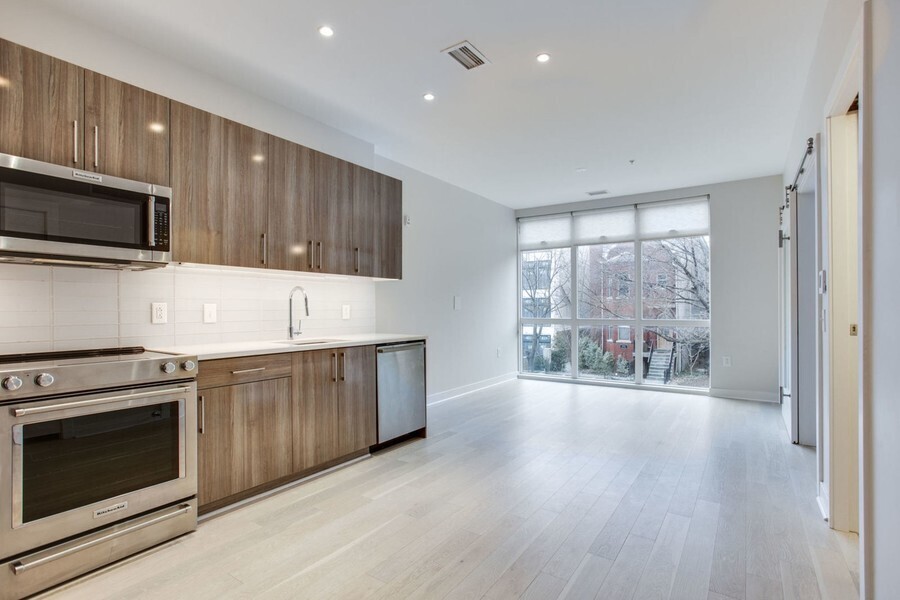Foto principal - 1794 Lanier Pl NW