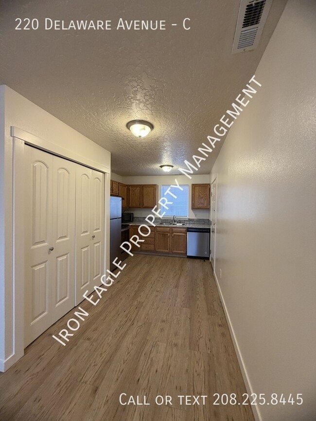 Foto del edificio - 220 Delaware Ave