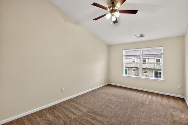 Foto del edificio - 11530 Sulphur Hills Pl