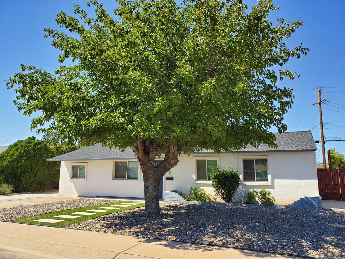 Primary Photo - 8020 E Monte Vista Rd