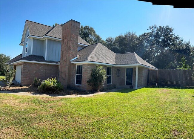 Building Photo - 12702 Riverbend Dr