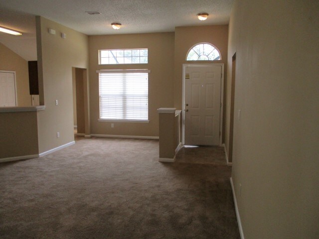 Foto del edificio - 2749 Acorn Park Drive North