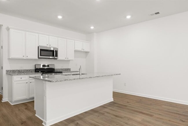 Building Photo - 128 Hazel Dr