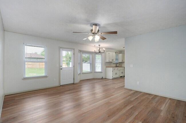 Foto del edificio - Charming 3 Bedroom, 2 Bathroom house in Ni...