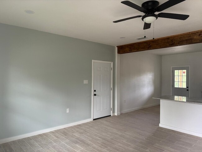 Building Photo - 1107 W Martin St