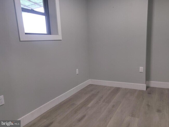 Foto del edificio - 4951 W Thompson St