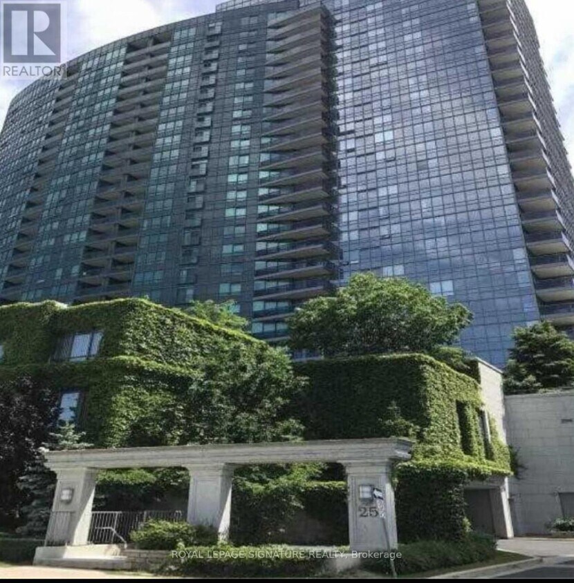 Photo principale - 15-2915 Greenview Ave