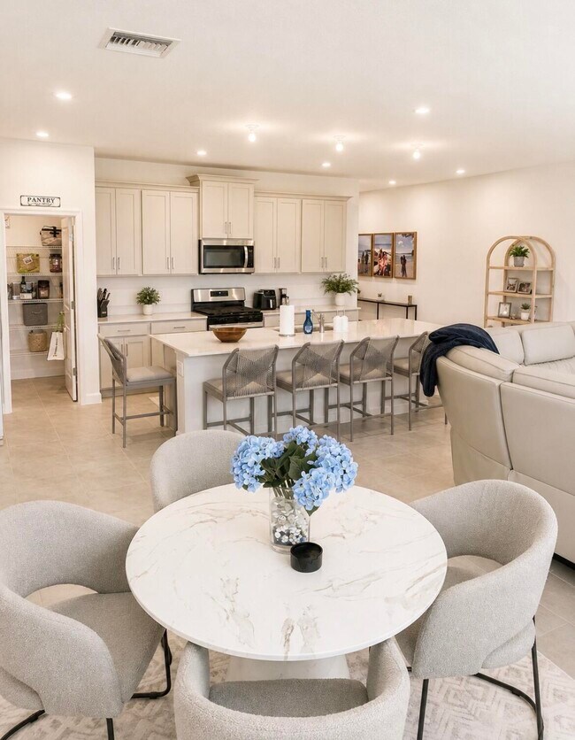 Foto del edificio - 14393 SW Ellison Dr