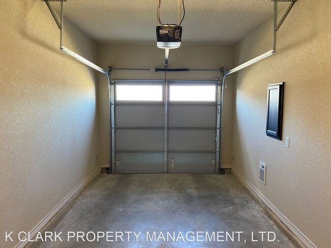 Building Photo - 3 br, 2.5 bath House - 6414 MARCEL WAY #102