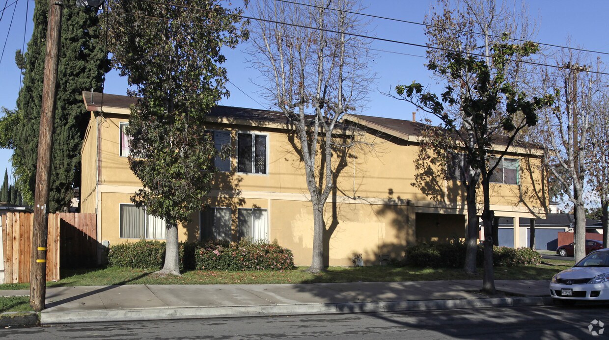 Primary Photo - 1501 S Gilbert St