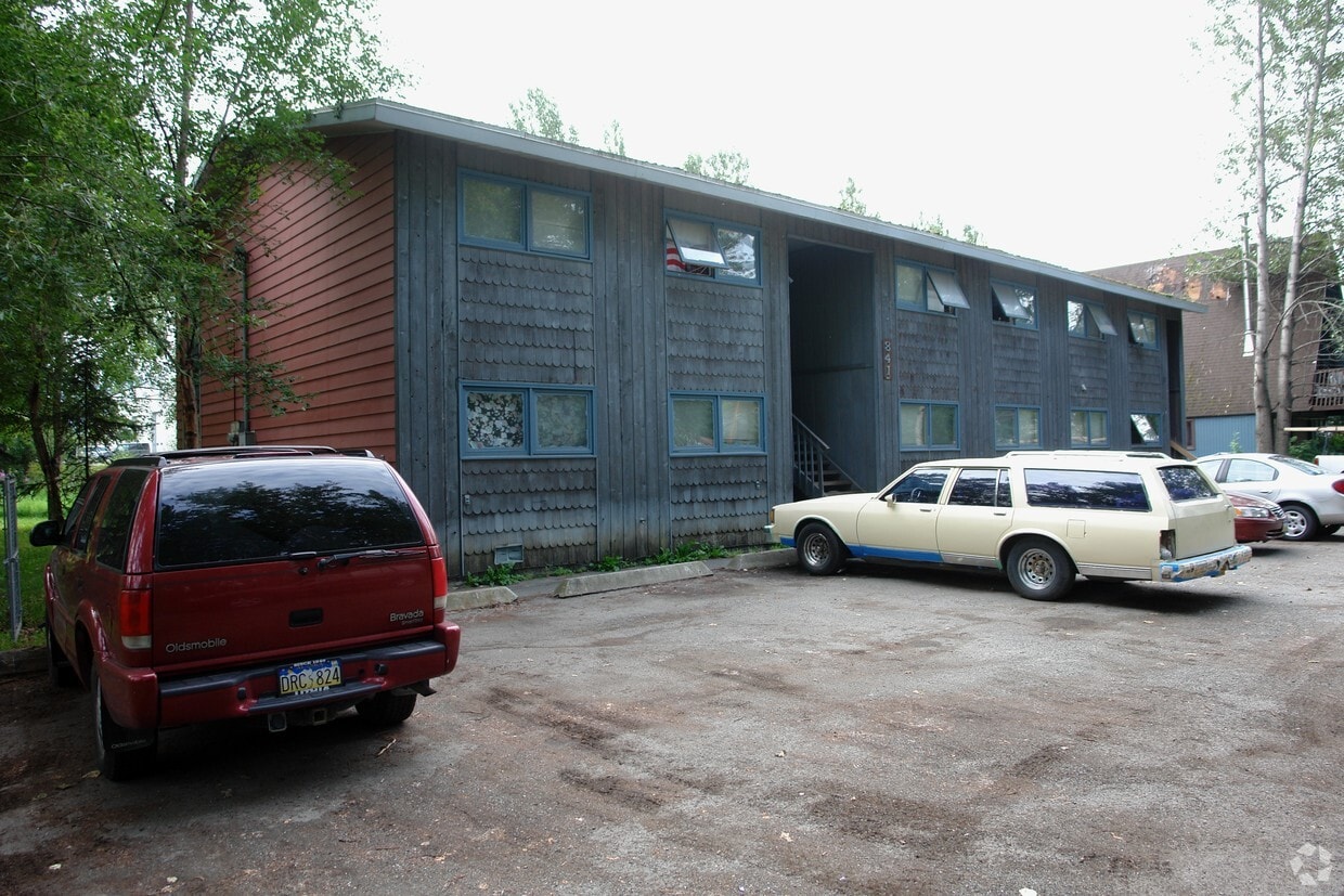 Foto del edificio - 841 E 75th Ct