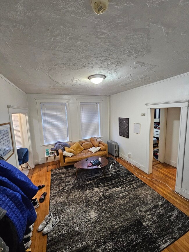 Building Photo - 121 Park Dr