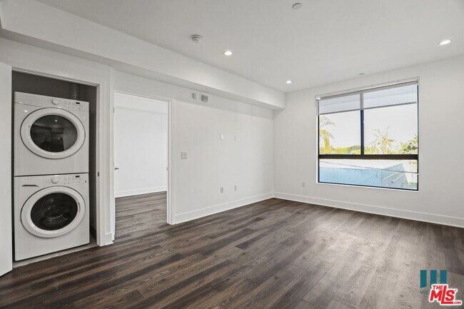 Foto del edificio - 11209 Richland Ave