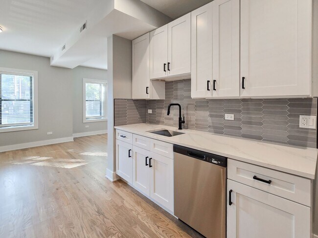 Foto del edificio - 4837 N Wolcott Ave