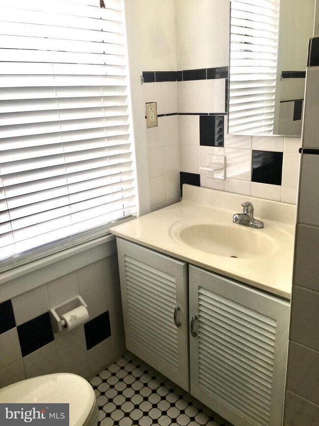 Building Photo - 208 NJ-156