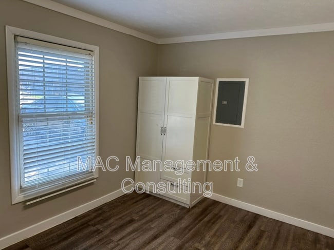 Building Photo - 1501 Autumn Ave