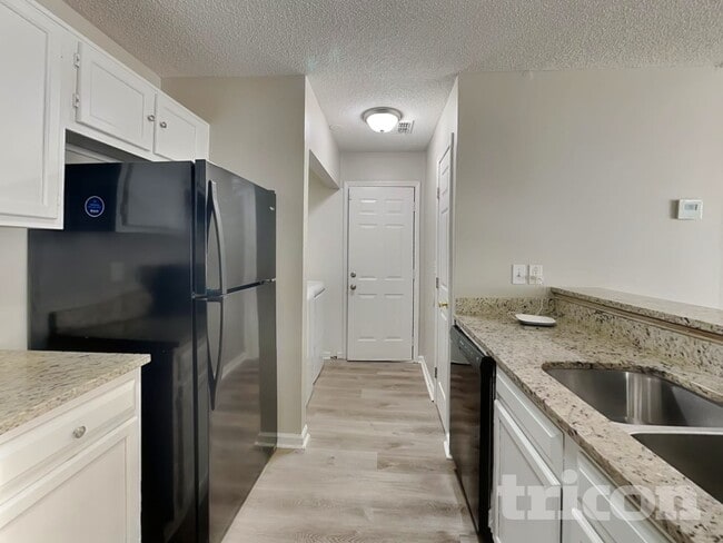 Foto del edificio - 3547 Lehigh Way