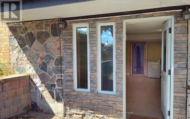 Building Photo - 84 Marilake Dr